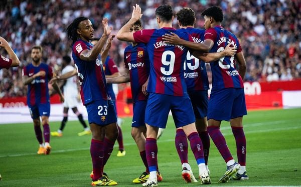 Barcelona ganhou do Sevilla no encerramento do Espanhol