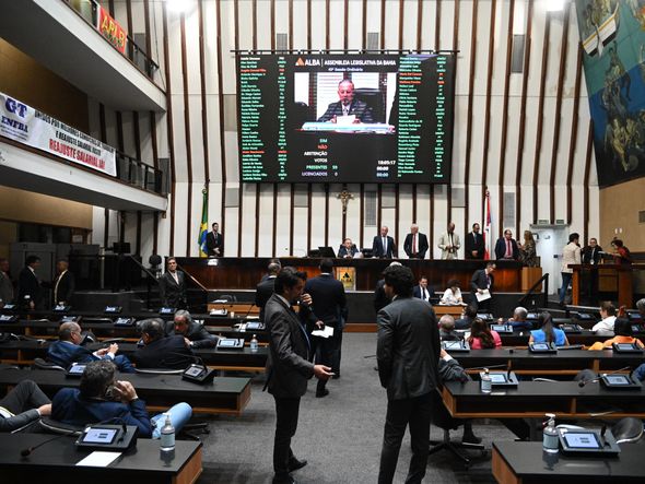 Imagem - Cinco deputados estaduais disputam prefeituras baianas e composição da Alba pode mudar