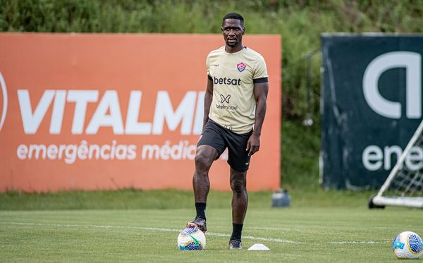 Cristián Zapata em treino do Vitória