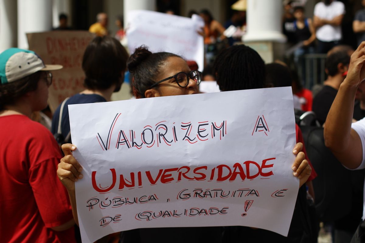 Estudantes participaram do ato para reivindicar suas pautas