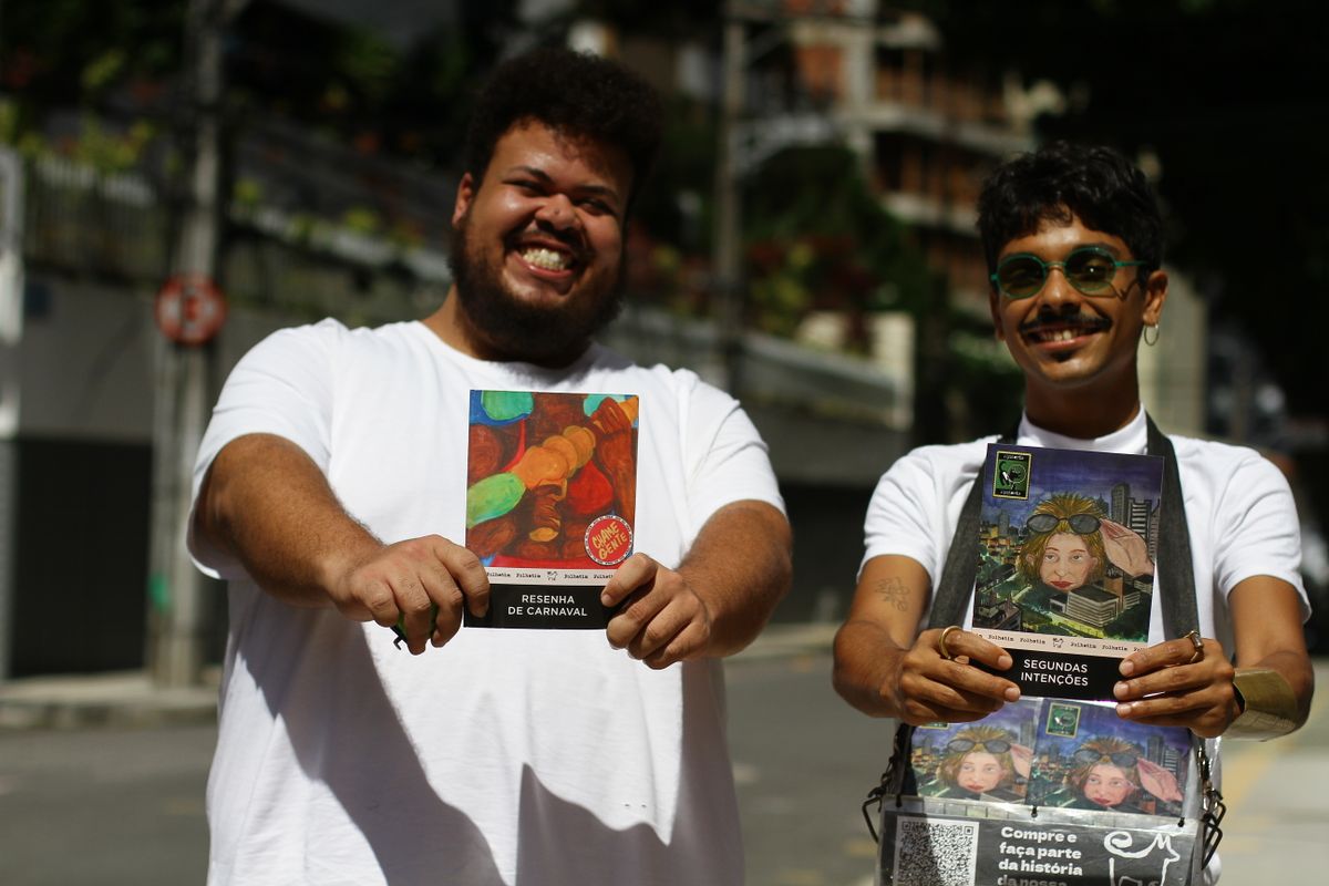 O escritor Gabriel Lima (à esquerda) e o ilustrador Antonio Lucas Bastos (à direita) foram os responsáveis por colocar a ideia em prática