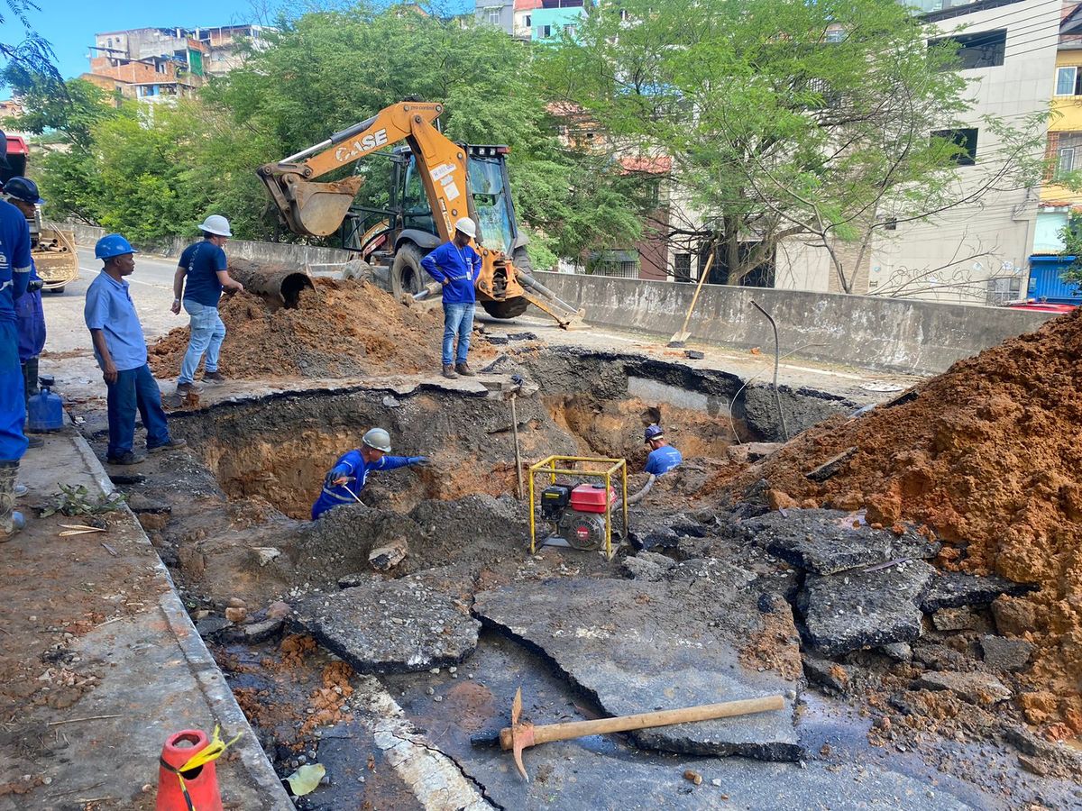 Reparo emergencial da tubulação foi finalizado por volta de 15h30