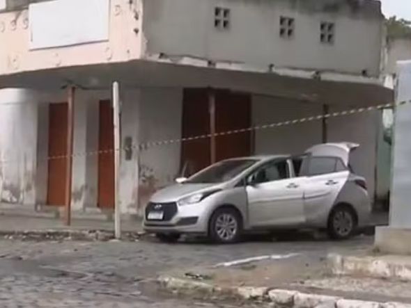 Imagem - Centro de Feira de Santana é isolado após suspeita de bomba em carro
