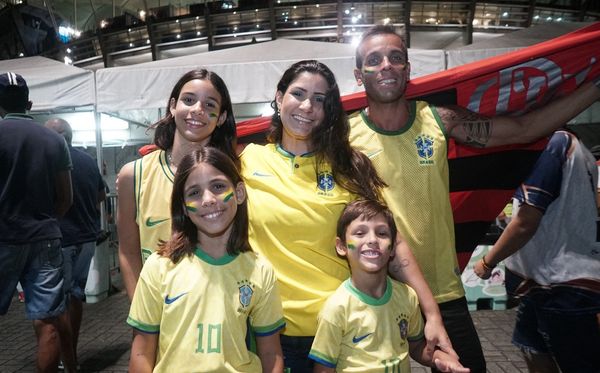 Roberta e o marido levaram os filhos para curtir as craques do Brasil