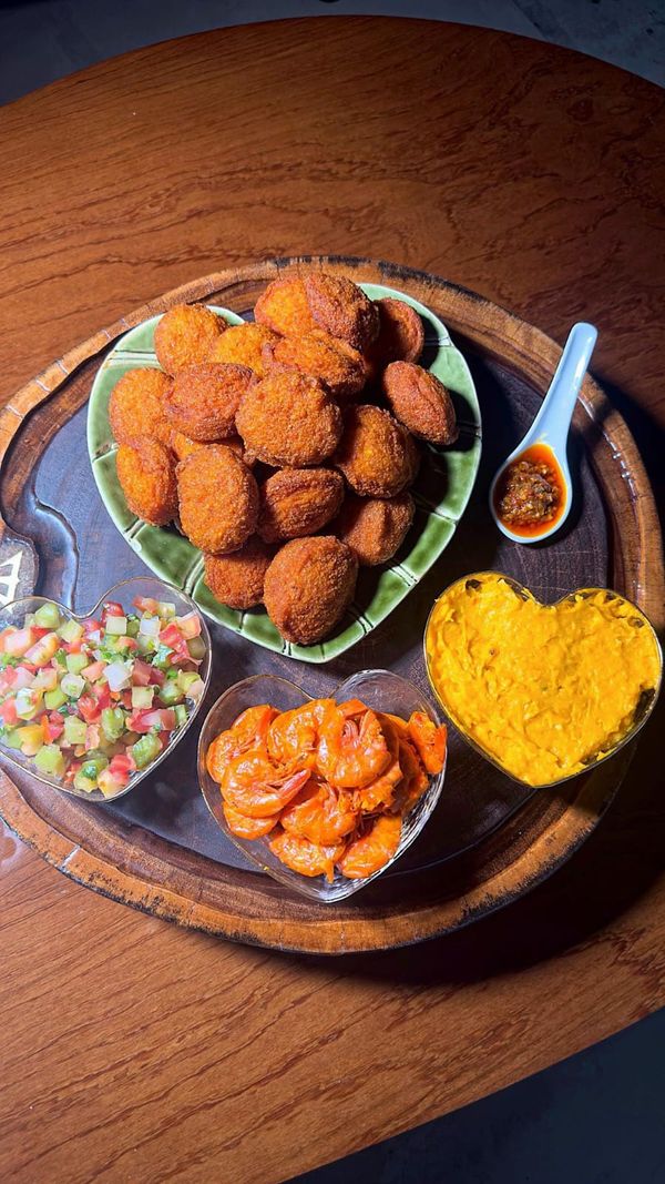 Acarajé da Cira preparou kits especiais com mini-acarajés