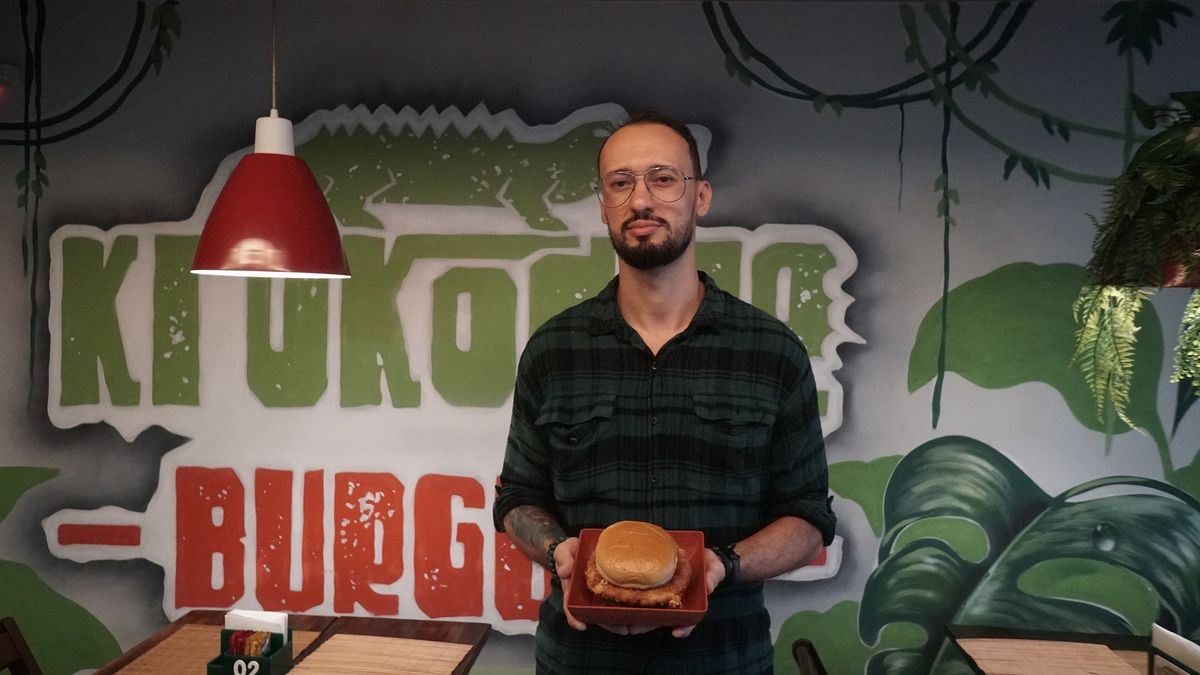 Maurício Santana é sócio na unidade franqueada da Krokodilo Burguer, em Salvador