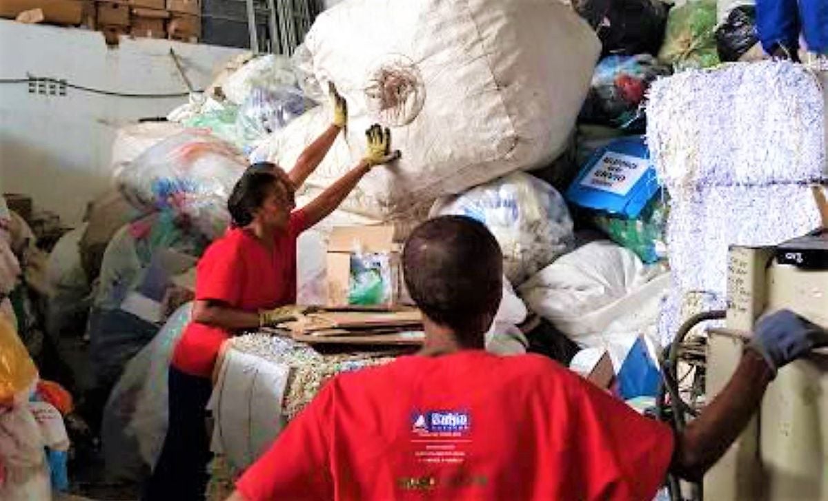 Catadores são essenciais em eventos de grande porte para garantir um sistema de reciclagem