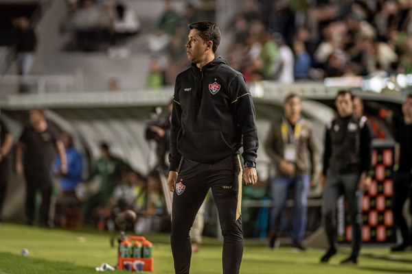 Thiago Carpini durante a partida contra o Juventude