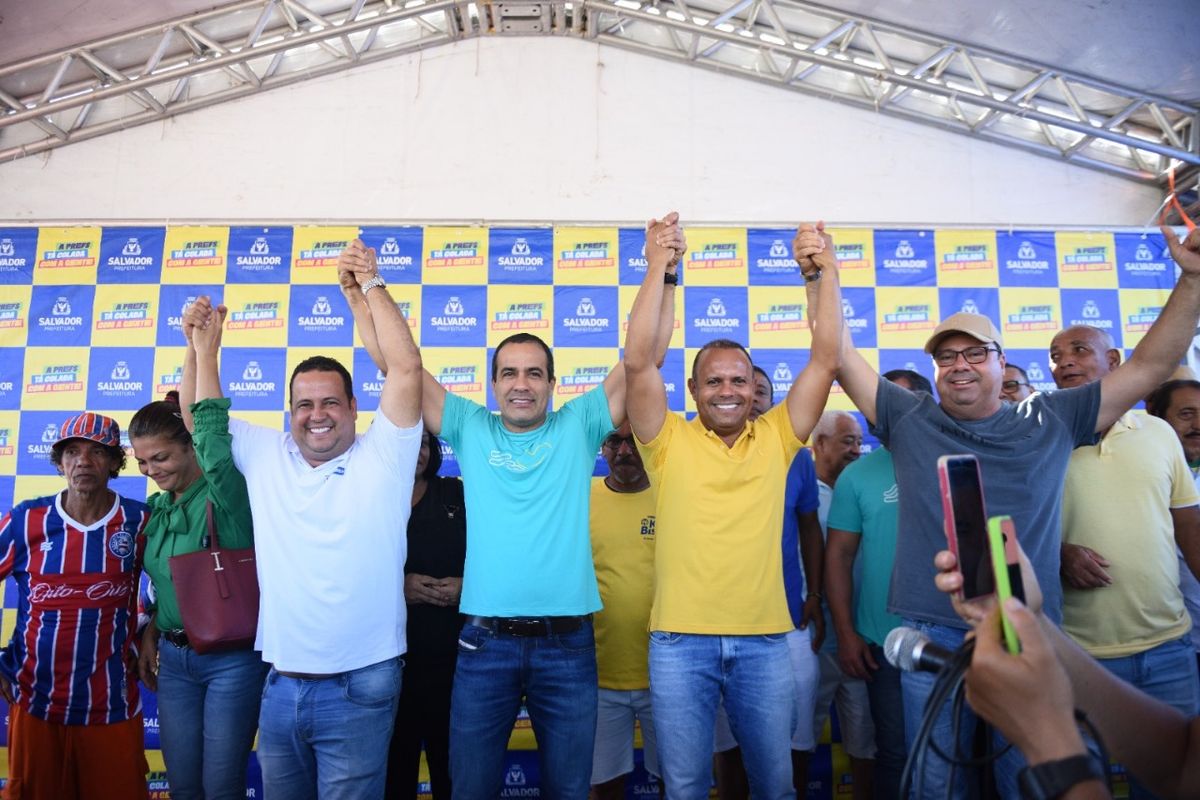 Prefeitura entrega 50º campo sintético de Salvador
