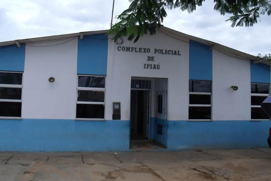 Delegacia em Ipiaú  por Robenilton de Souza/ Giro em Ipiaú