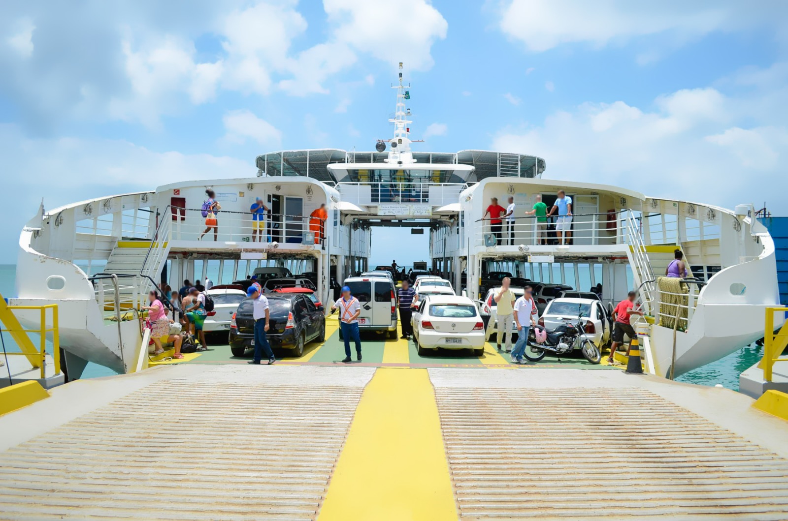 Jornal Correio | Ferry-boat para Salvador tem fila intensa nesta terça (25)