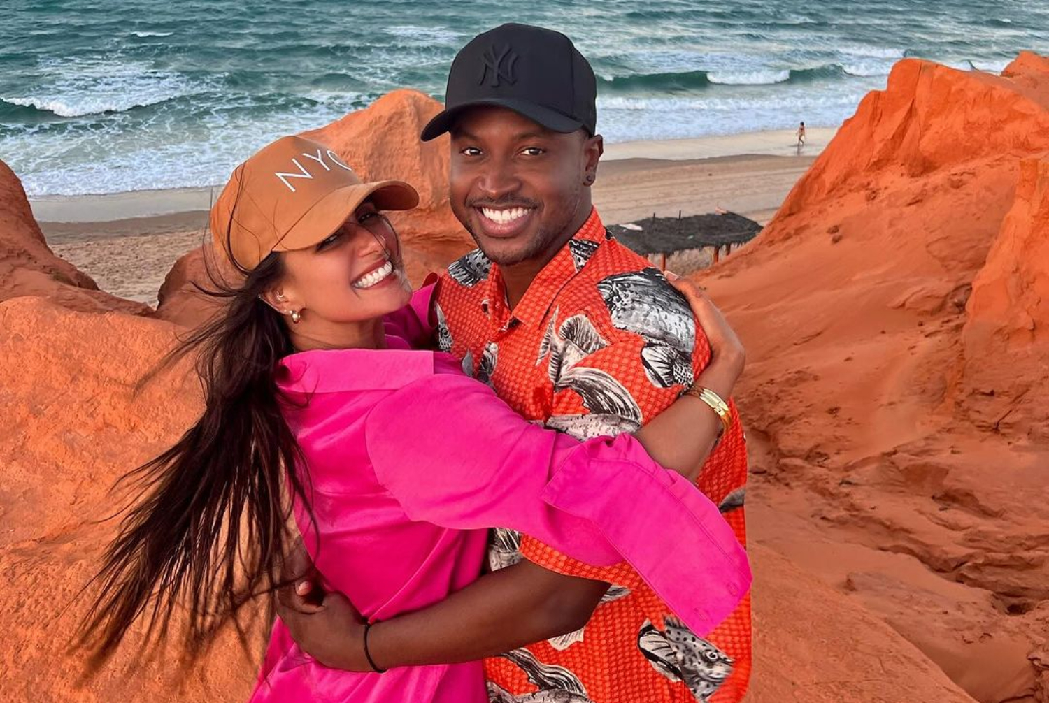 Carol Peixinho e Thiaguinho por Redes sociais