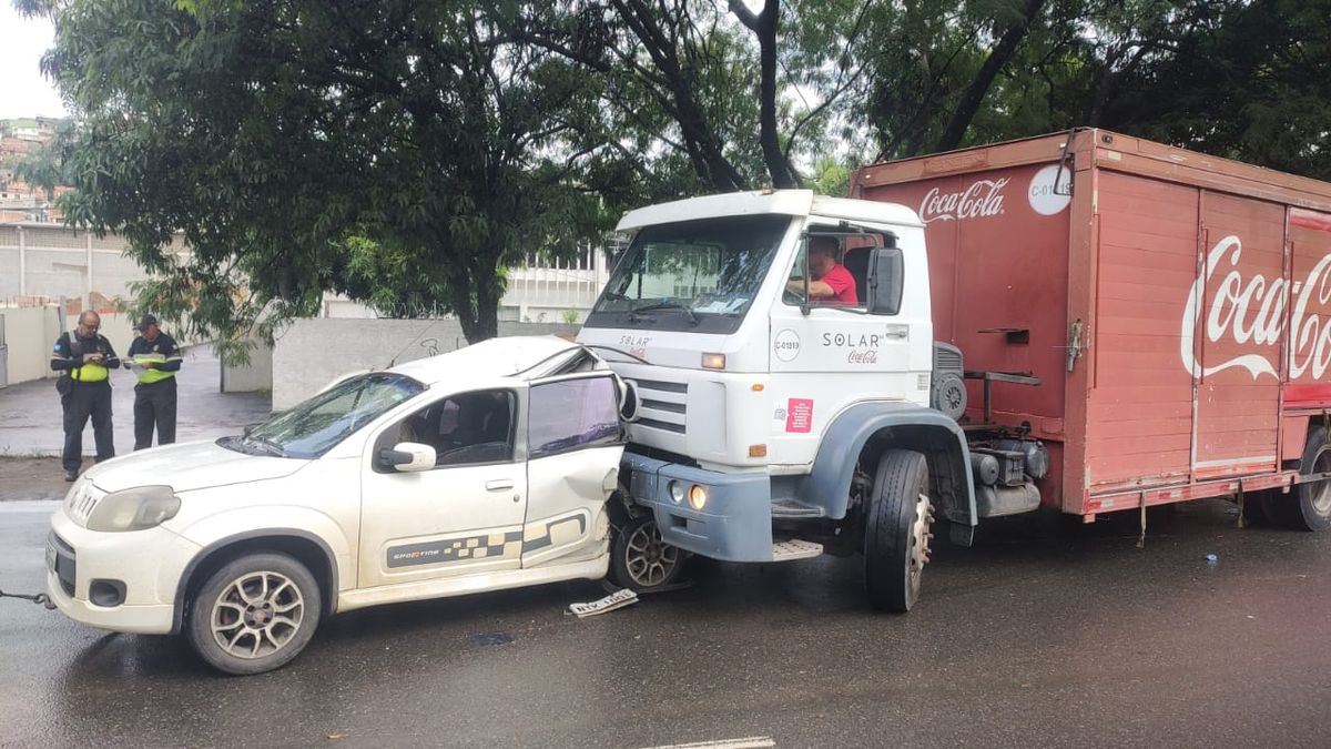 Acidente na rua Jaqueira do Carneiro