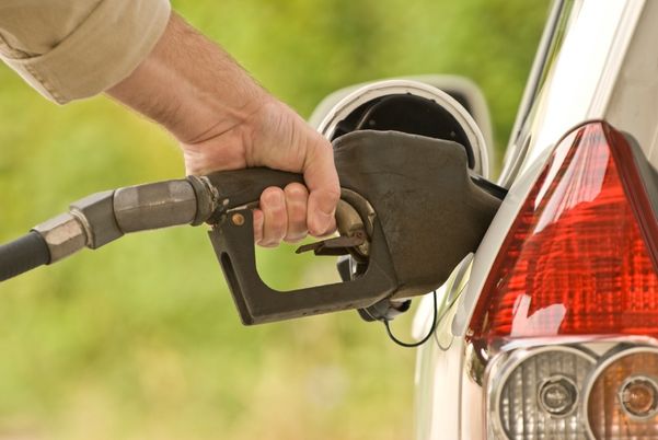 O preço da gasolina no Brasil é menor que em outros países da América do Sul, como Argentina e Uruguai
