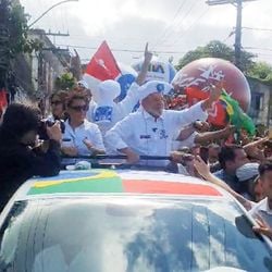 Imagem - Entre aplausos e vaias, Lula participa de desfile cívico do 2 de julho