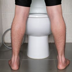 Imagem - Idas frequentes ao banheiro na madrugada podem ser sinal de alerta