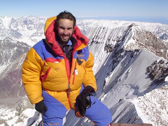 Imagem - Primeiro brasileiro a subir o Everest, Rodrigo Raineri morre após falha de paraquedas durante salto