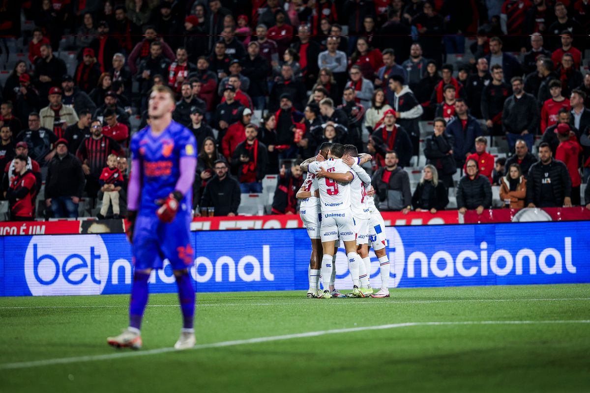 Bahia venceu o Athletico-PR e voltou ao G4 do Brasileirão