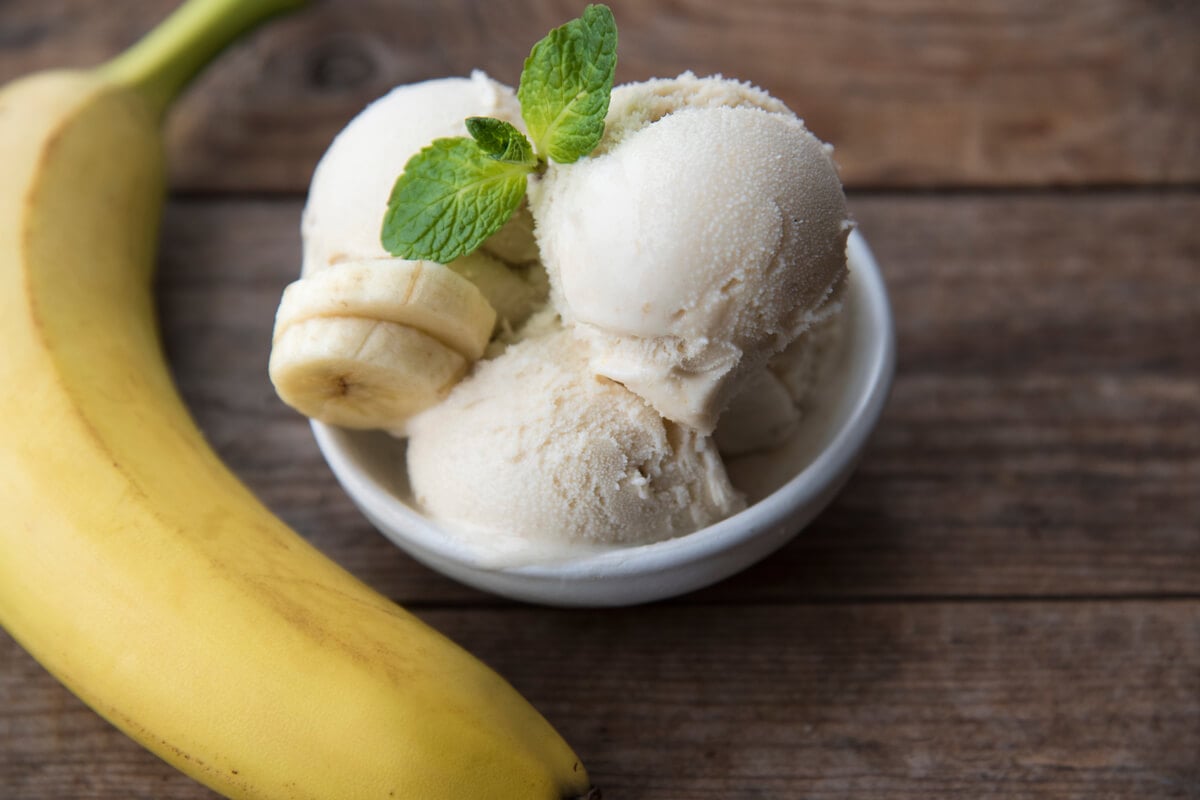 [Edicase]Sorvete de banana (Imagem: Anna Lohachova |  Shutterstock) por  