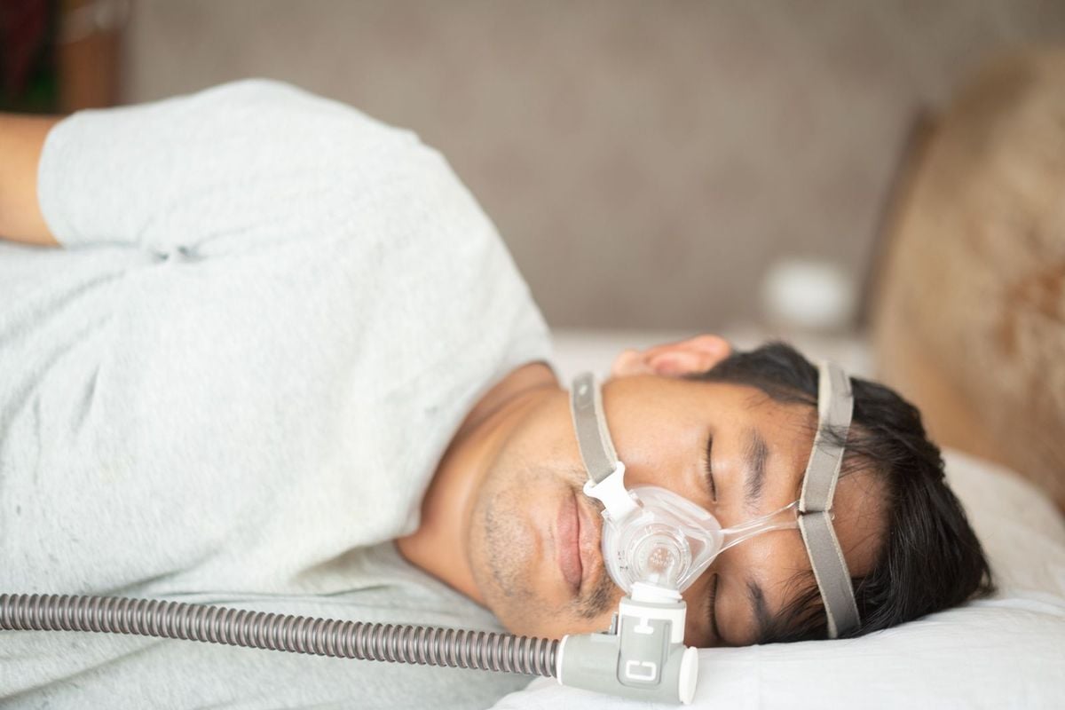 Aparelho CPAP é usado na apneia do sono