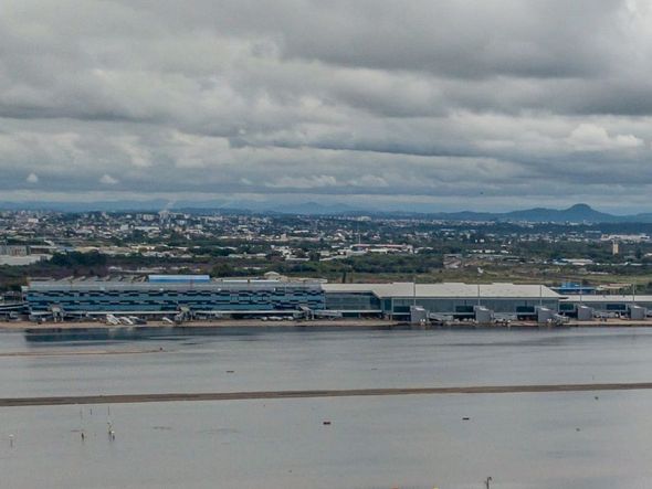 Imagem - Após enchentes, Aeroporto Salgado Filho reabre nesta segunda no RS