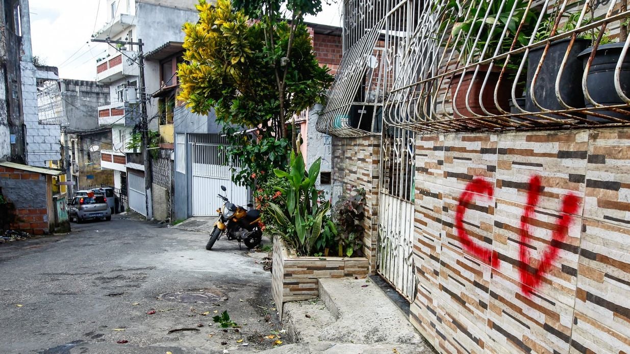 Imagem - Comando Vermelho expulsa PM de casa em Cosme de Farias por defender sobrinho