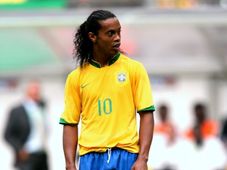 Imagem - Ronaldinho é eleito terceiro melhor jogador do século por rádio inglesa