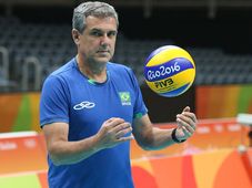 Imagem - Técnico Zé Roberto convoca atletas para o Mundial feminino de vôlei