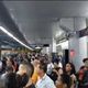 Imagem - Estações do metrô ficam lotadas após falha em cabos da linha 2