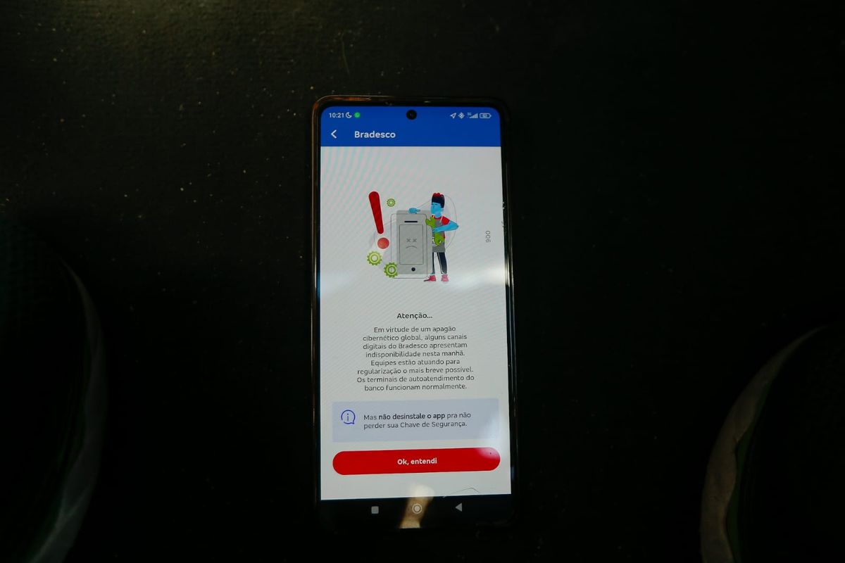 Aviso sobre apagão cibernético no app do Bradesco