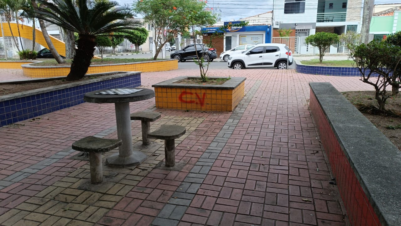 Comando Vermelho chega ao Centro da maior cidade do interior baiano  por Bruno Wendel/CORREIO