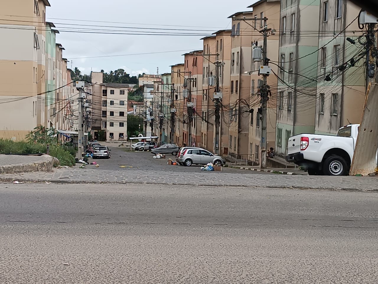 Moradores de Mangabeira vivem sob a tensão do CV  por Bruno Wendel/CORREIO