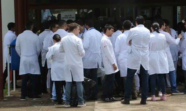Médicos estrangeiros e brasileiros que se graduaram em outro país fazem Revalida por Fabio Rodrigues Pozzebom/Agência Brasil
