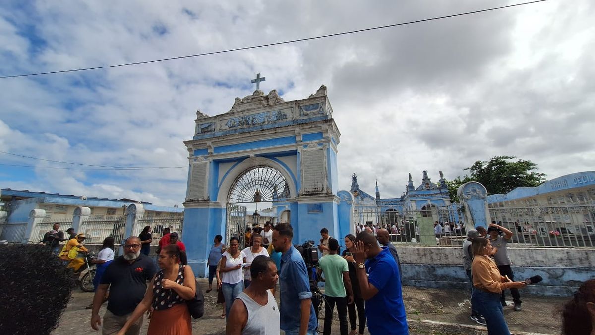 Enterro de Aisha Vitória aconteceu nesta quarta-feira, no  Cemitério Ordem 3ª de São Francisco