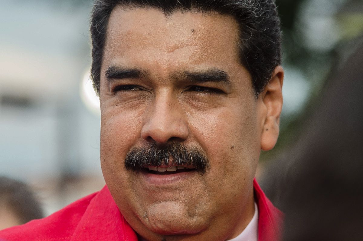 Maduro está sendo desafiado pelo ex-diplomata Edmundo González Urrutia, que representa a oposição ressurgente, e outros oito candidatos