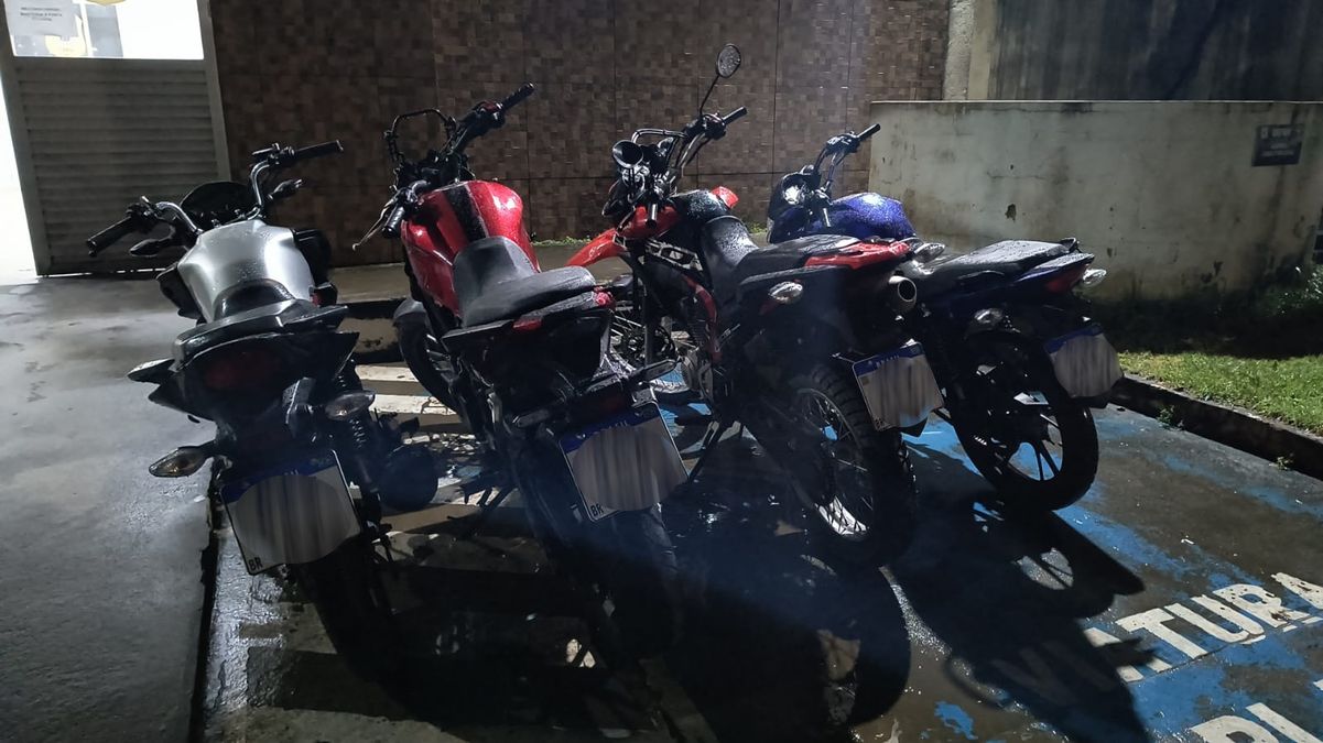 Motos roubadas foram encontradas pela polícia em Sussuarana