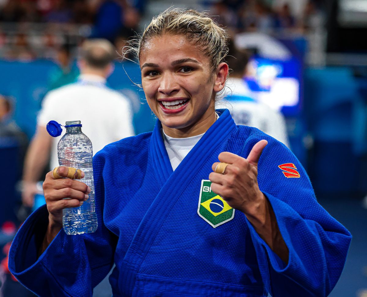 2024.07.28 - Jogos OlÃ­mpicos Paris 2024 - JudÃ´ feminino - Larissa Pimenta (kimono azul) enfrenta atleta da GrÃ£-Bretanha nas oitavas de final. - Foto: Wander Roberto/COB