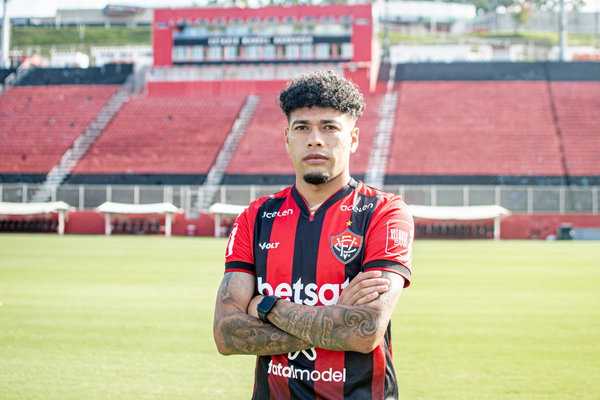 Filipe Machado foi apresentado oficialmente pelo Vitória 