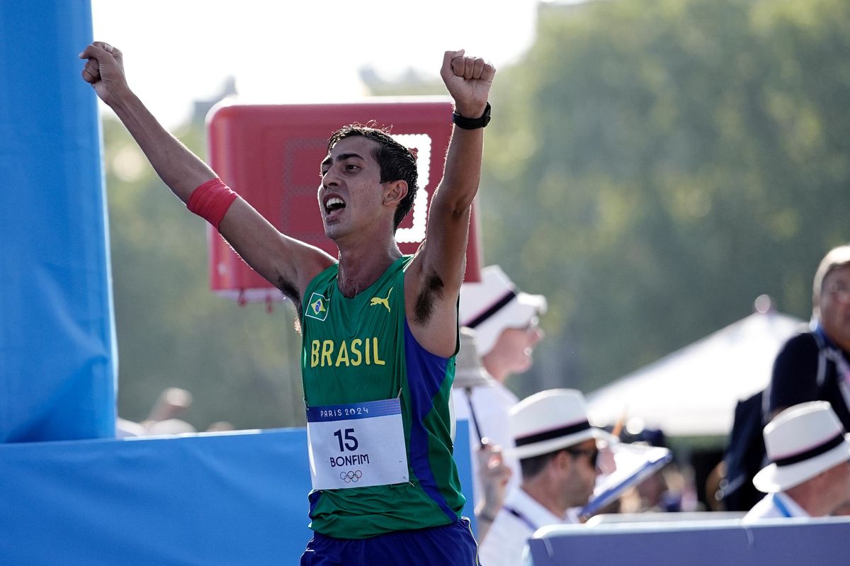 Caio Bonfim é medalhista de prata na marcha atlética