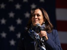 Imagem - Após derrota, Kamala Harris reconhece resultado das eleições: "Nos comprometemos a uma transferência pacífica"