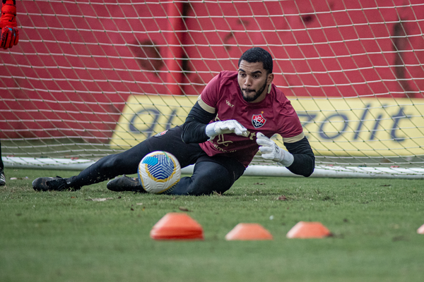 Lucas Arcanjo foi titular em todos os jogos do Vitória na Série A