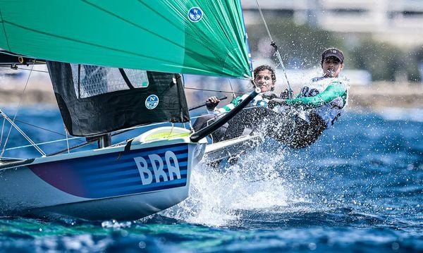 Martine Grael e Kahena Kunze em ação