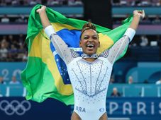 Imagem - Rebeca Andrade anuncia que vai cantar no Lollapalooza Brasil