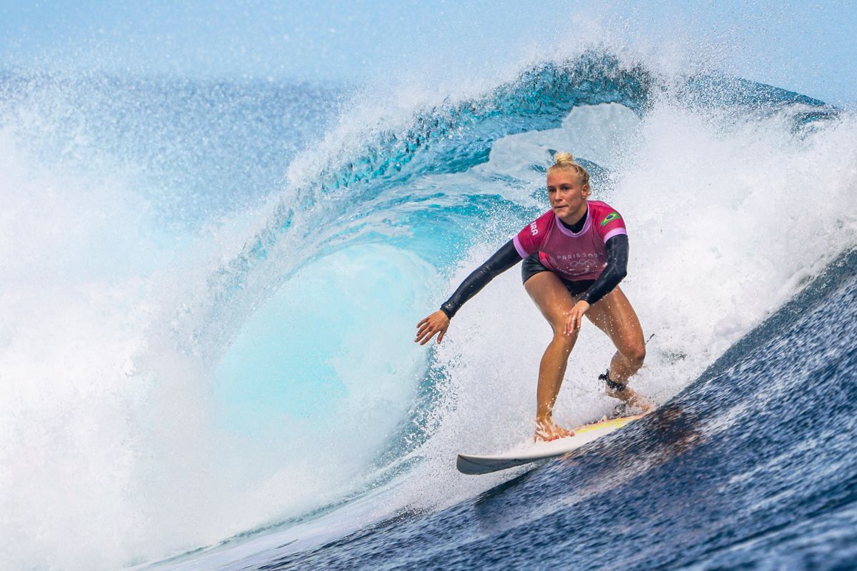 A brasileira Tatiana Weston-Webb vence a Costa Rica na bateria semi final e está na final olímpica de Surf