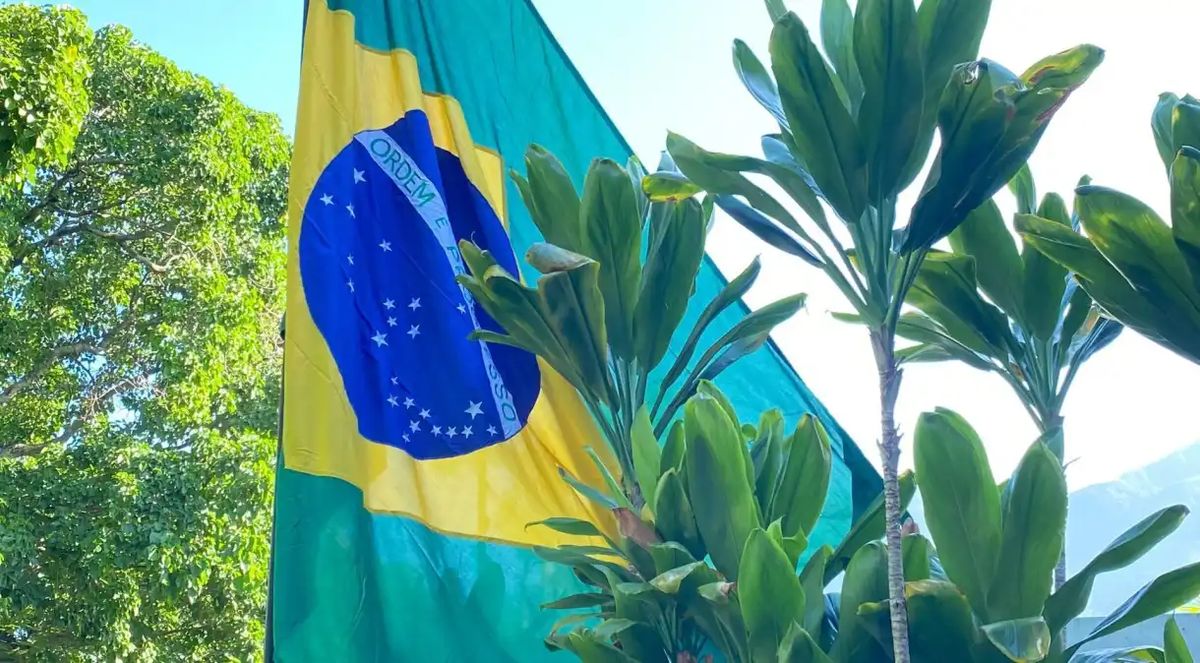 15 de novembro – Proclamação da República por Divulgação