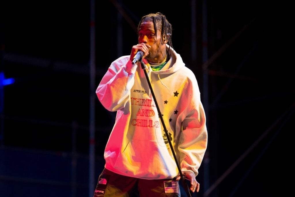 Travis Scott - Detido em 2024 por invasão de propriedade e embriaguez por  