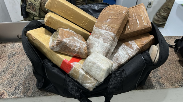 Foram apreendidos 5,1 kg de maconha por Reprodução/PRF