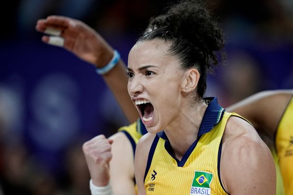 Gabi, da seleção de vôlei feminina