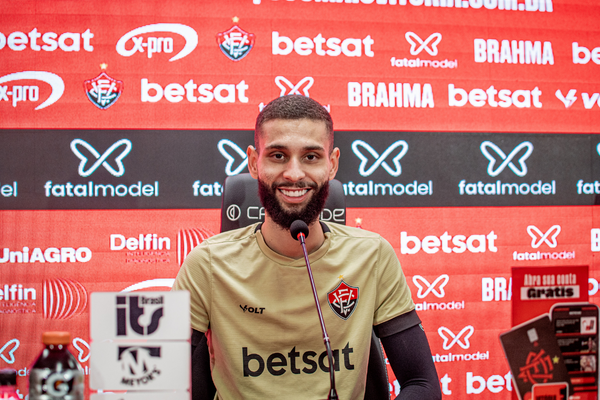 Wagner Leonardo celebrou o novo momento defensivo do Vitória