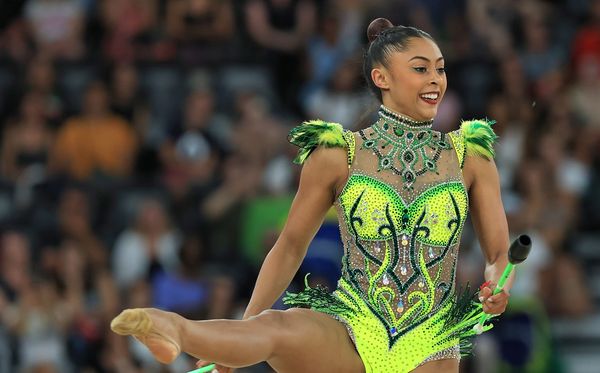 Bárbara Domingos se apresenta com as maças em Paris-2024